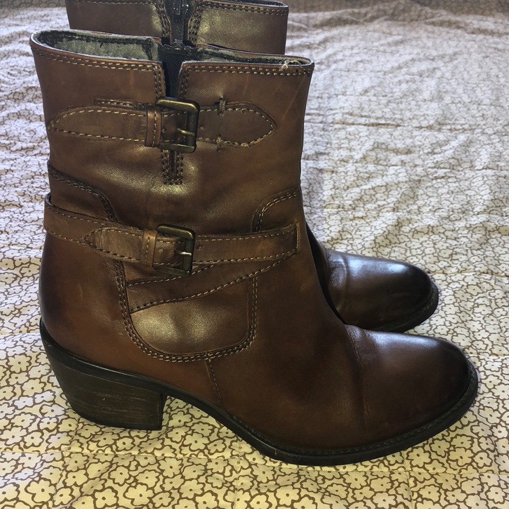 Clarks brown boots